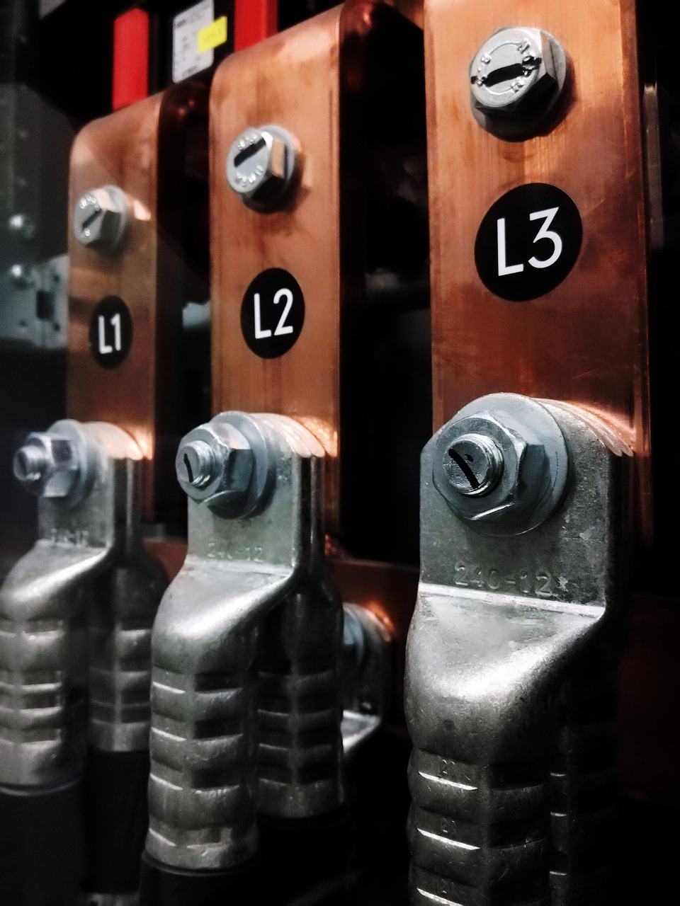 Électricien à Bois-Colombes – Pierre sur Pierre Electric Services