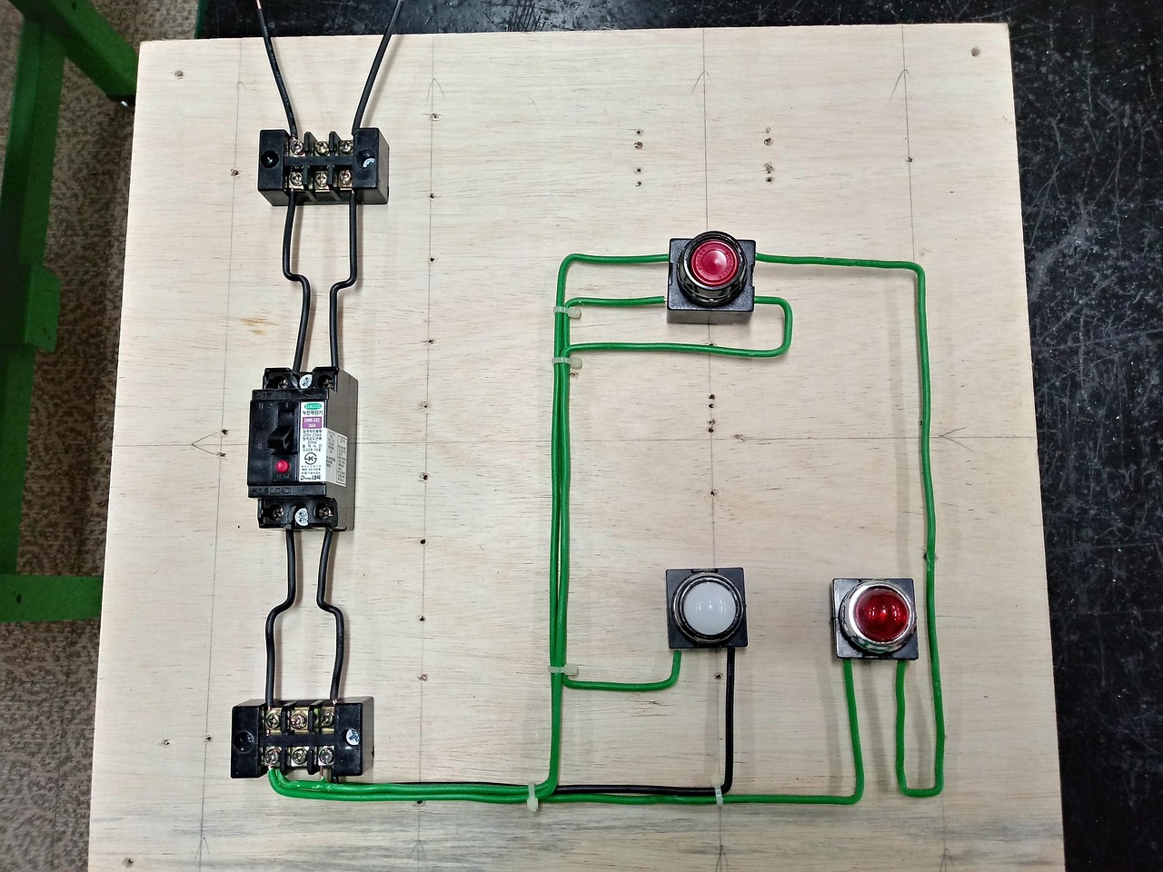 Électricien Osny – Dépannage et rénovation électrique fiable