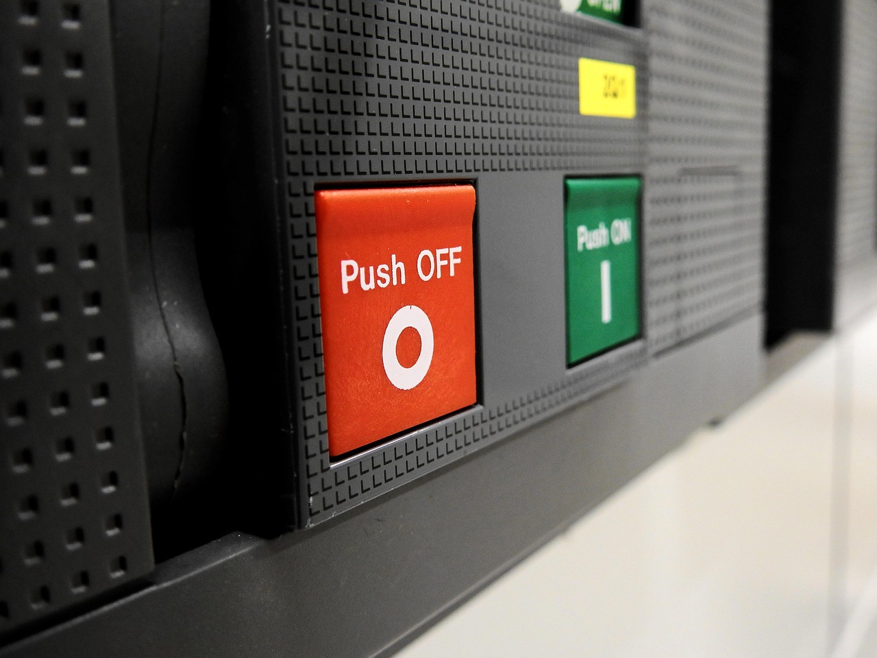 Électricien Vauréal – Dépannage et rénovation électrique 7j/7