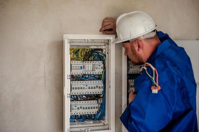 Électricien à Versailles – Pierre sur Pierre Electric Services - electricien versailles
